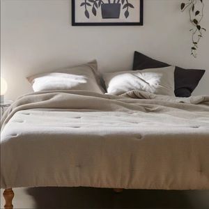 Urban Outfitters Waffle Twin XL Comforter Light Grey NWT